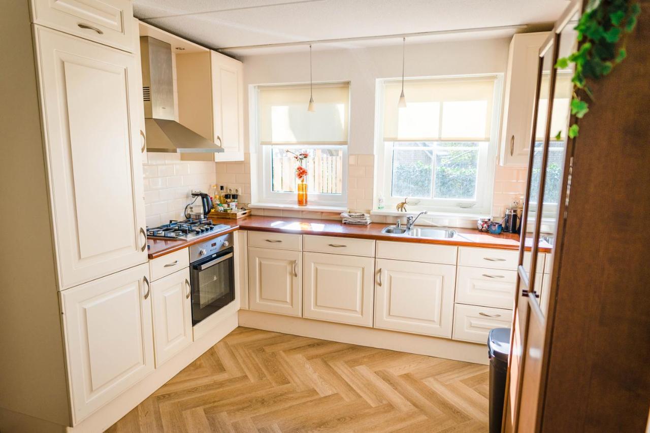 Luxe Vakantiehuis In Het Bos Met Jacuzzi En Sauna Lunteren Exterior foto